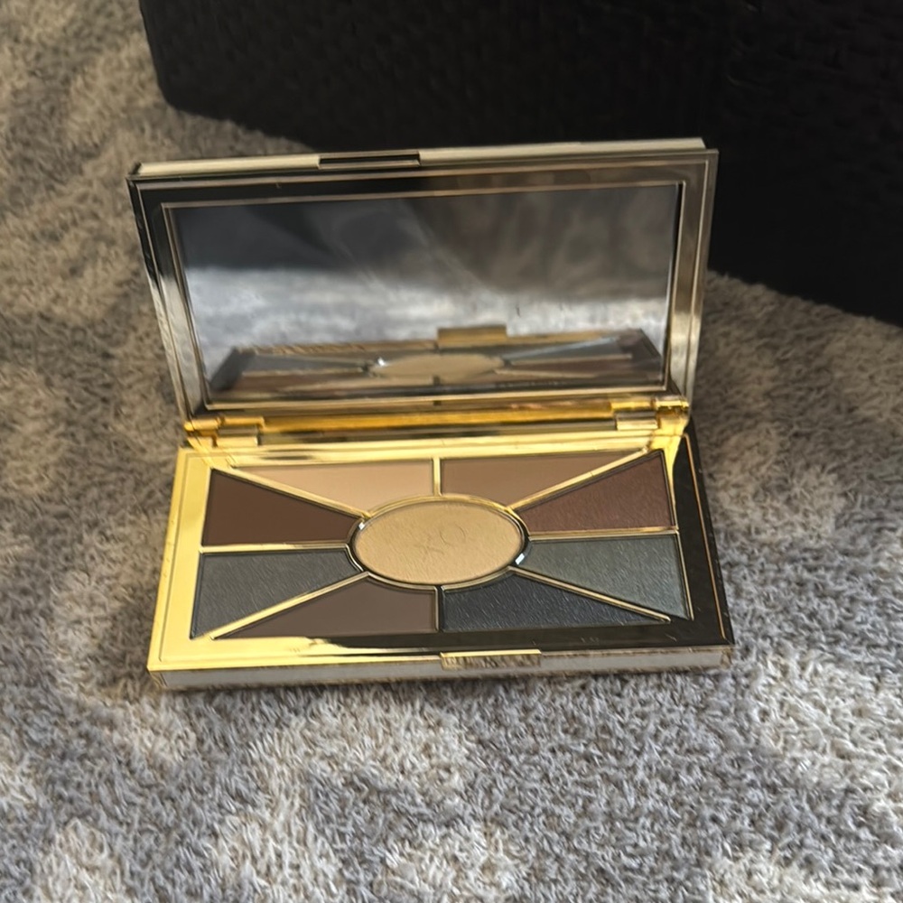 Mirabella eye love you Luxury Eyeshadow Palette with Mirror Rendezvous